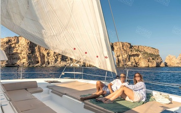 Catamaran Aria