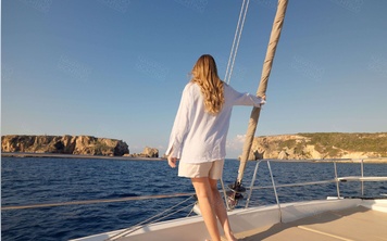 Catamaran Aria