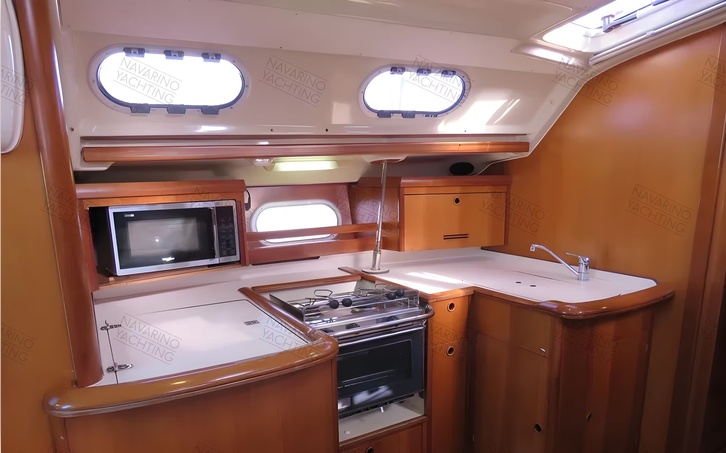 M/Y MYKINES